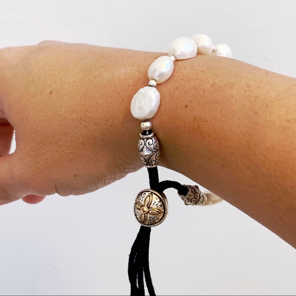 Fresh water Pearl silver tone adjustable braceket